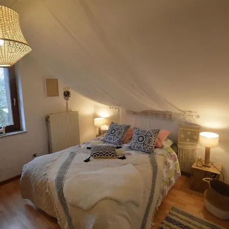 Spacious In With Garden
