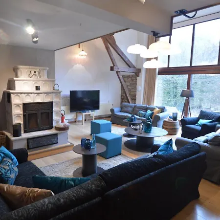 Spacious In With Garden *