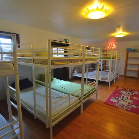 Spacious In With Garden *